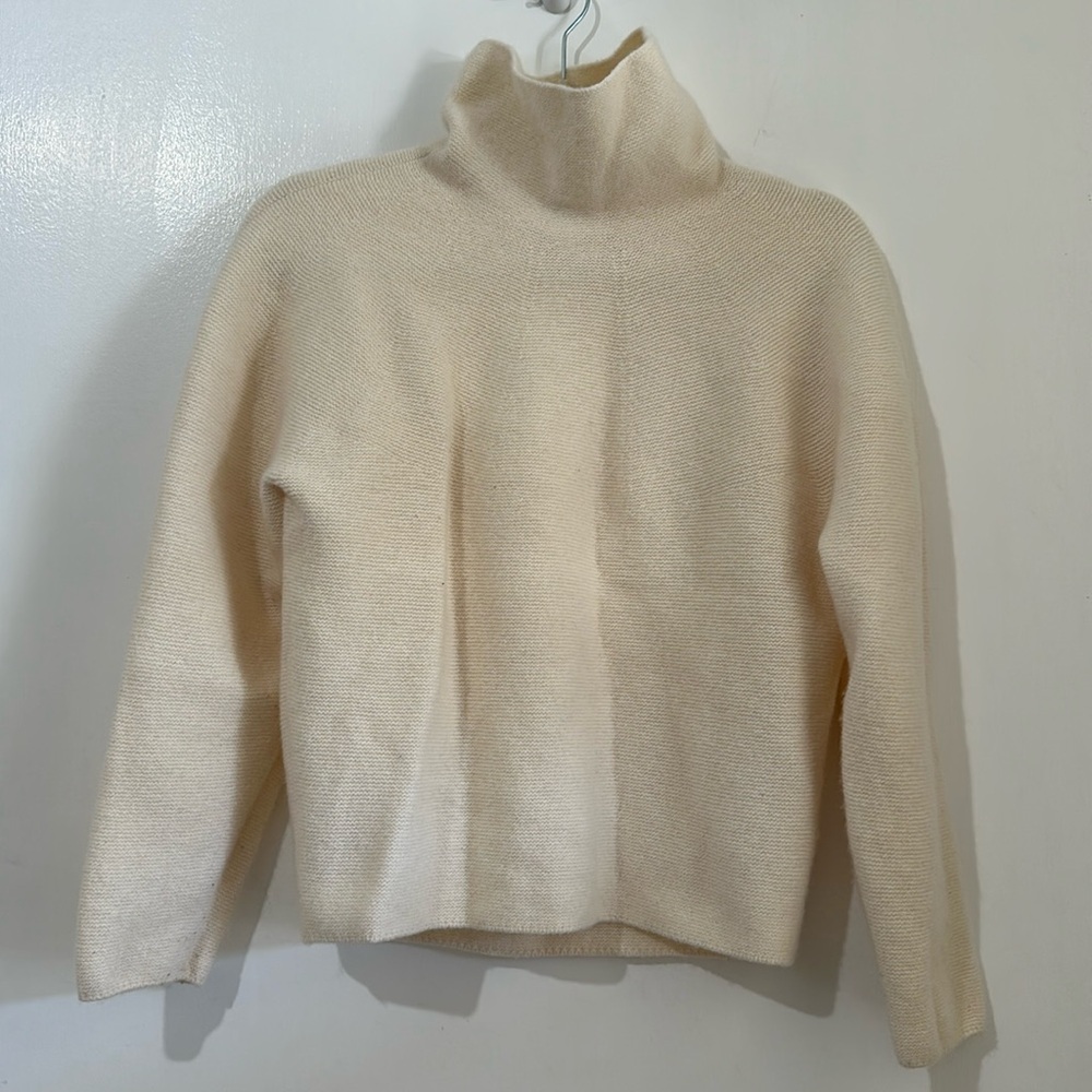 Uniqlo mockneck sweater